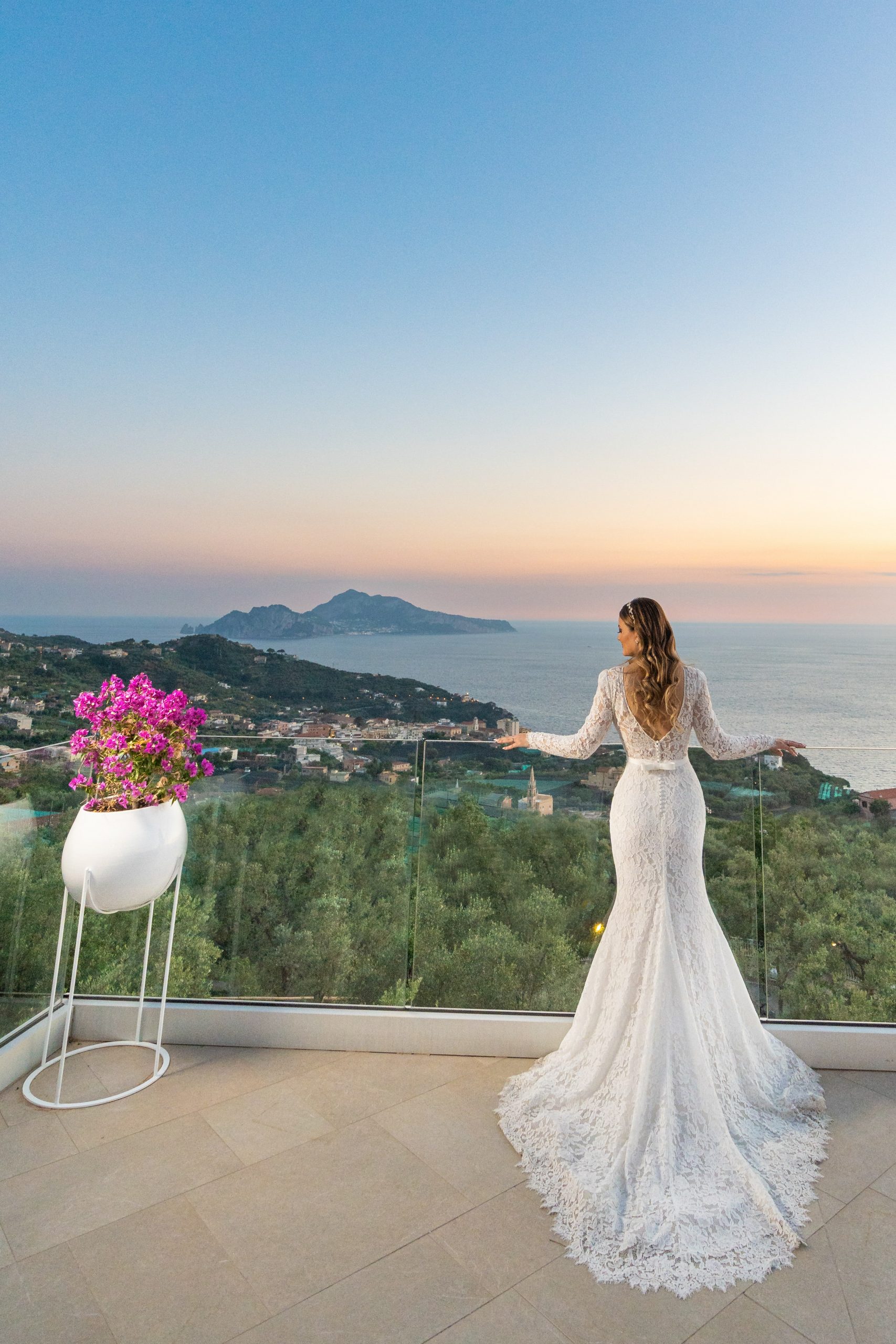 Innamorati a Positano: Scatti romantici sulla pittoresca costa.